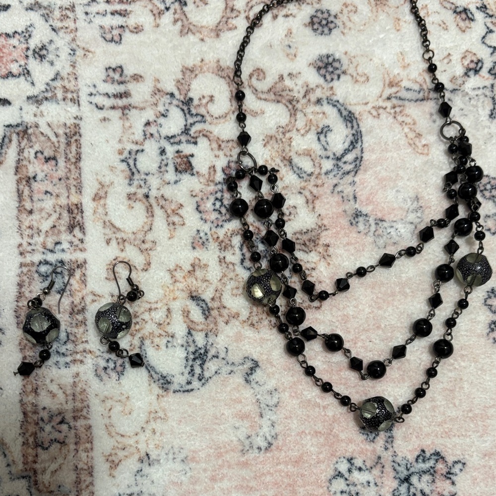 Elegant Black Beaded Necklace Set